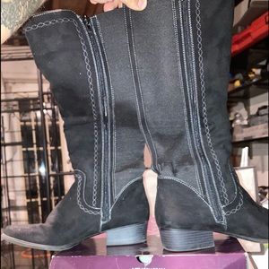 Gloria Vanderbilt women’s memory foam boots